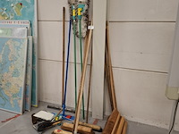 Diverse bezems - afbeelding 1 van  2