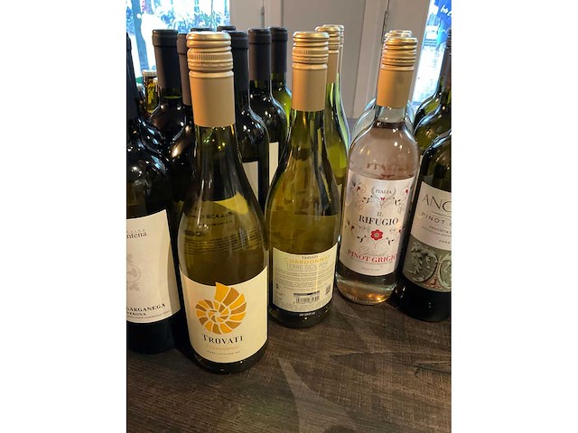 Diverse bier en wijnen - afbeelding 8 van  10