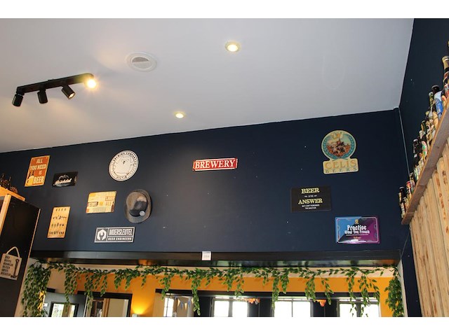 Diverse bier gerelateerde metalen borden 10 stuks en hoed. - afbeelding 1 van  4