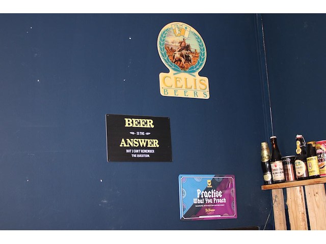 Diverse bier gerelateerde metalen borden 10 stuks en hoed. - afbeelding 2 van  4