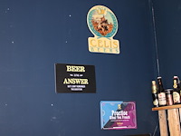 Diverse bier gerelateerde metalen borden 10 stuks en hoed. - afbeelding 2 van  4