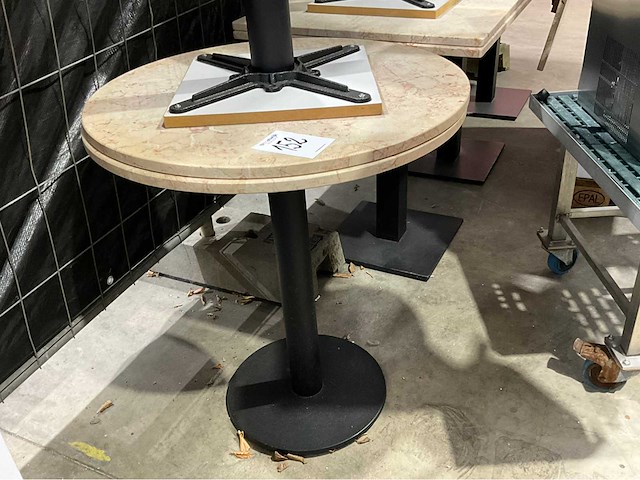 Diverse bistro tafels (9x) - afbeelding 3 van  5