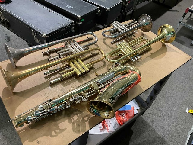 Diverse blaasinstrumenten (5x) - afbeelding 1 van  3