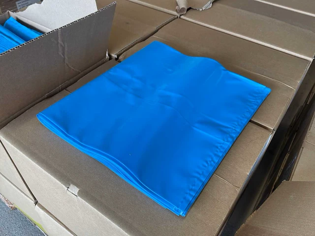 Diverse blauwe ldpe zakken - afbeelding 2 van  8