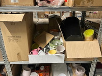 Diverse bloemisterijbenodigdheden - afbeelding 15 van  26