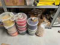 Diverse bloemisterijbenodigdheden - afbeelding 20 van  26