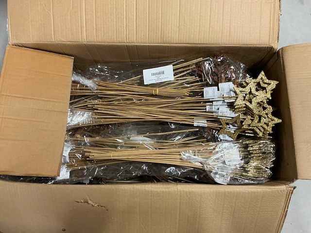 Diverse bloemisterijbenodigdheden - afbeelding 23 van  26