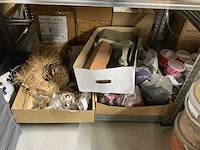 Diverse bloemisterijbenodigdheden - afbeelding 24 van  26