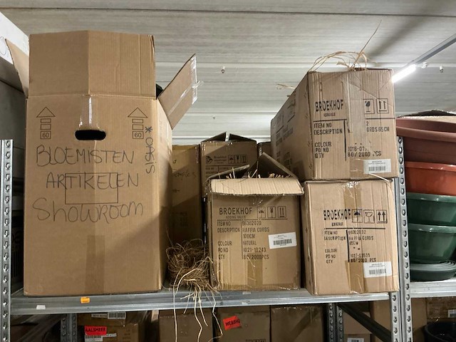 Diverse bloemisterijbenodigdheden - afbeelding 26 van  26