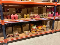 Diverse bloempotten en vazen - afbeelding 1 van  10