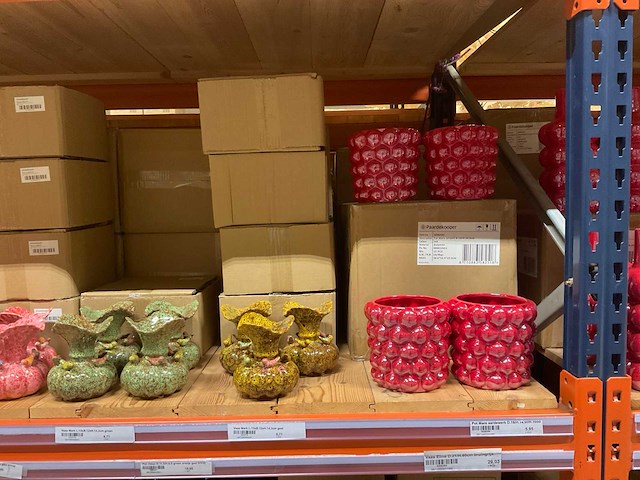 Diverse bloempotten en vazen - afbeelding 6 van  10