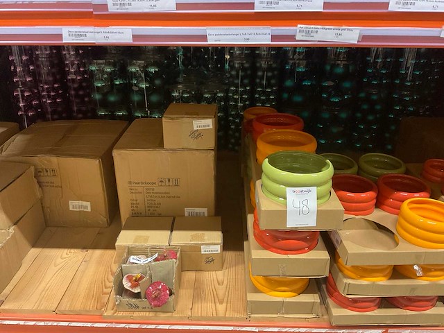 Diverse bloempotten en vazen - afbeelding 8 van  10