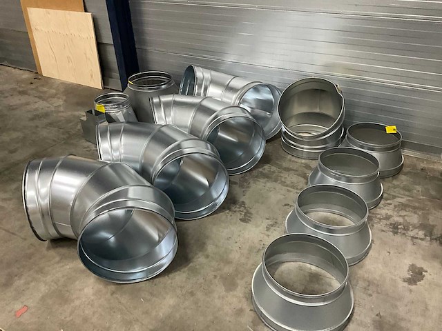 Diverse bochten en toebehoren (12x) - afbeelding 1 van  8