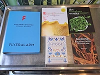 Diverse boeken & mappen - afbeelding 2 van  4