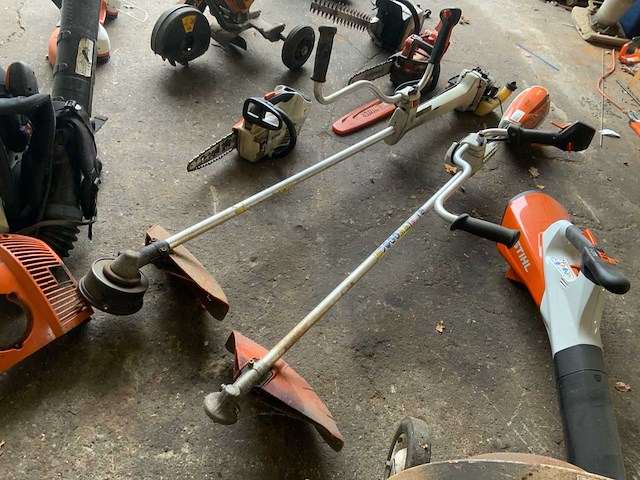 Diverse bos- en tuingereedschap - afbeelding 11 van  18