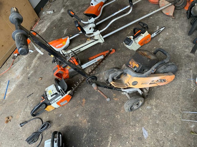 Diverse bos- en tuingereedschap - afbeelding 7 van  18