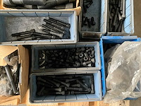 Diverse bouten en draadeinden - afbeelding 2 van  6