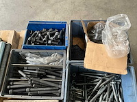 Diverse bouten en draadeinden - afbeelding 5 van  6