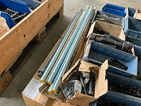 Diverse bouten en draadeinden - afbeelding 6 van  6