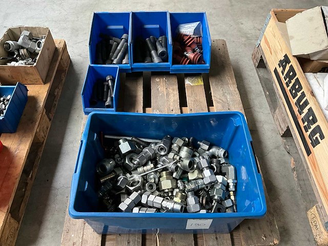 Diverse bouten en koppelingen - afbeelding 1 van  5
