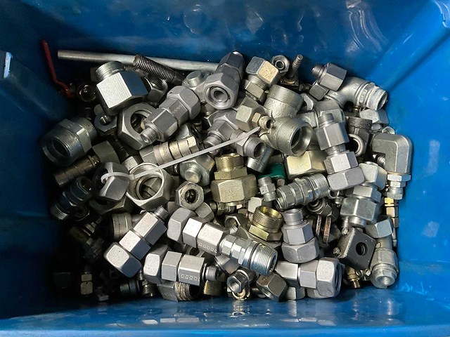 Diverse bouten en koppelingen - afbeelding 2 van  5