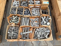 Diverse bouten en moeren - afbeelding 1 van  7