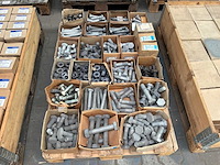 Diverse bouten en moeren - afbeelding 2 van  7