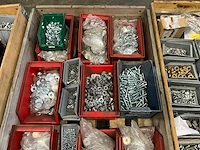 Diverse bouten en moeren - afbeelding 3 van  4