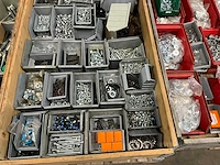 Diverse bouten en moeren - afbeelding 2 van  4