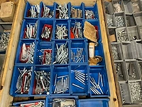 Diverse bouten en moeren - afbeelding 3 van  4