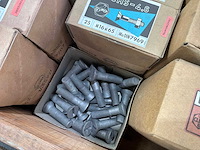 Diverse bouten met moeren (1240x) - afbeelding 7 van  15