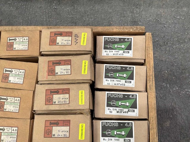 Diverse bouten met moeren (1240x) - afbeelding 10 van  15