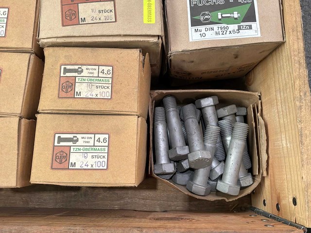 Diverse bouten met moeren (1240x) - afbeelding 13 van  15