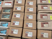 Diverse bouten met moeren (1240x) - afbeelding 15 van  15