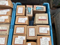 Diverse bouten met moeren (1375x) - afbeelding 3 van  13