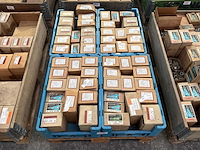 Diverse bouten met moeren (1375x) - afbeelding 1 van  13