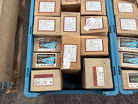 Diverse bouten met moeren (1375x) - afbeelding 7 van  13