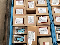 Diverse bouten met moeren (1375x) - afbeelding 8 van  13