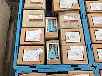 Diverse bouten met moeren (1375x) - afbeelding 10 van  13