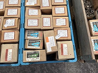 Diverse bouten met moeren (1375x) - afbeelding 12 van  13