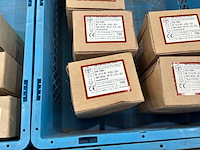 Diverse bouten met moeren (2000x) - afbeelding 1 van  4