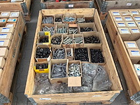 Diverse bouten, moeren & ringen - afbeelding 2 van  8