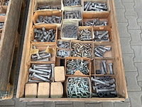Diverse bouten, moeren & ringen - afbeelding 1 van  3