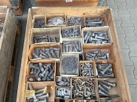 Diverse bouten, moeren & ringen - afbeelding 2 van  3