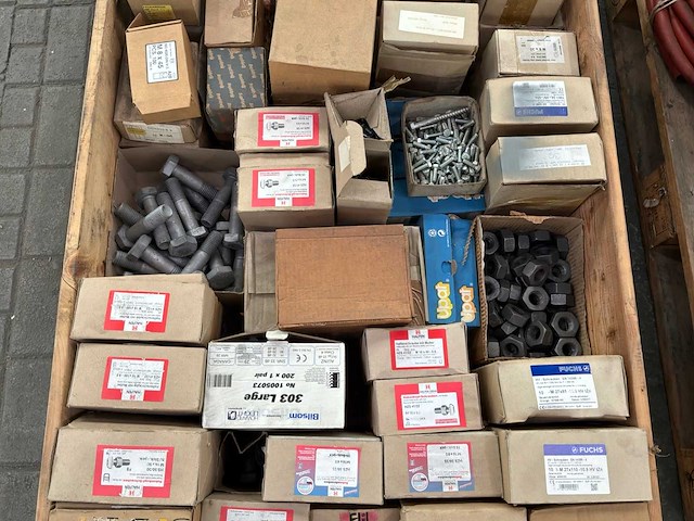 Diverse bouten, moeren & ringen - afbeelding 8 van  13