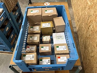 Diverse bouten, moeren & ringen - afbeelding 1 van  15