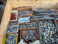 Diverse bouten, moeren, sluitringen en ankers - afbeelding 2 van  11