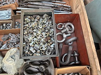 Diverse bouten, moeren, sluitringen en ankers - afbeelding 3 van  11
