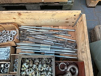 Diverse bouten, moeren, sluitringen en ankers - afbeelding 4 van  11