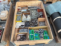 Diverse bouten, moeren, sluitringen en ankers - afbeelding 1 van  11